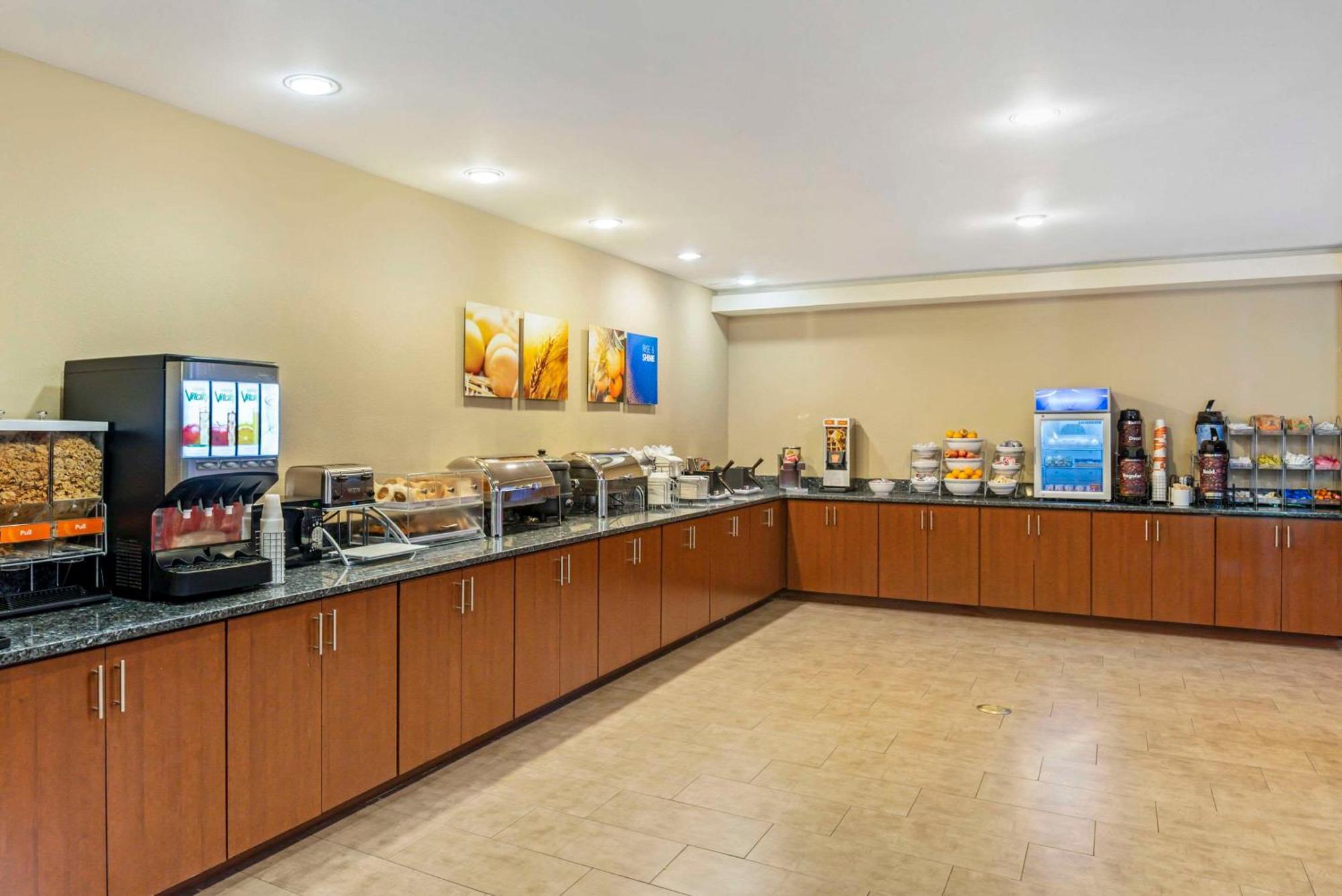 Comfort Suites At Virginia Center Commons Glen Allen Exterior foto